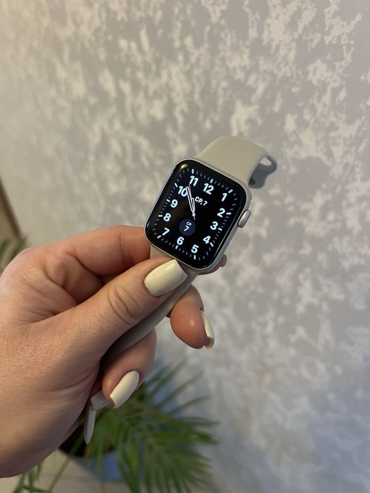 Apple Watch SE 40мм Nike LTE  Nfc