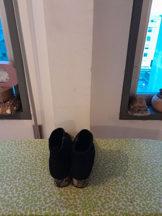 Vendo Botas de Senhora INEXTENSO muito bonitas como novas