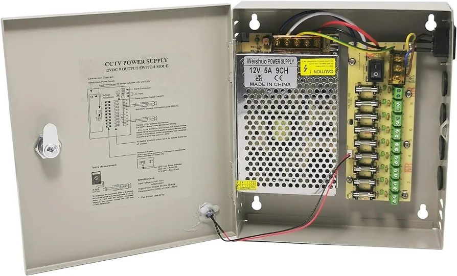 Импульсный блок питания 12V-5A/9CH в боксе с замком. 9 канальный