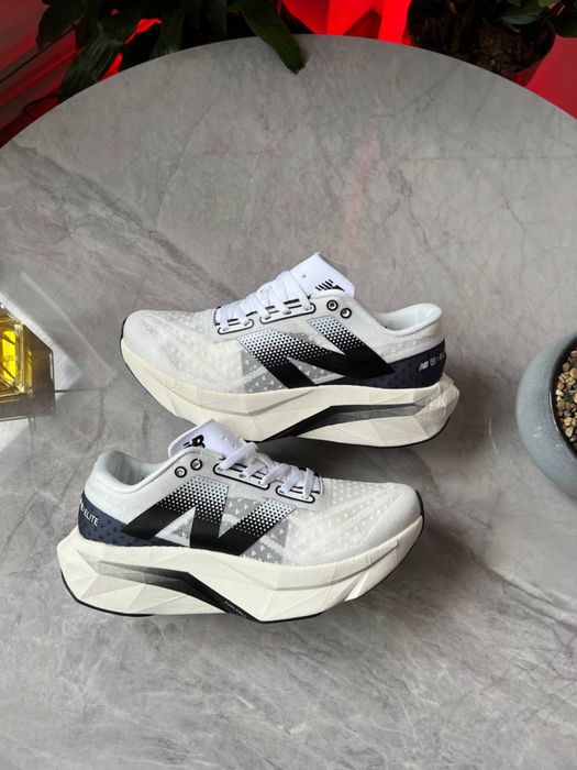 New Balance Elite V4, НБ