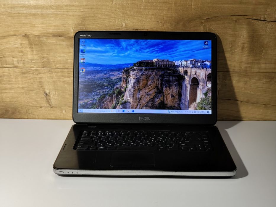 Абсолютно справний і супернадійний ноутбук DELL 15.6"/Intel /8  ОЗП/SSD/нова батарея