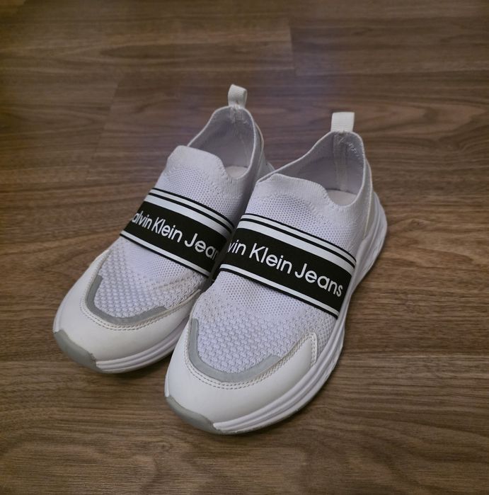 Buty chłopięce Calvin Klein rozm. 34