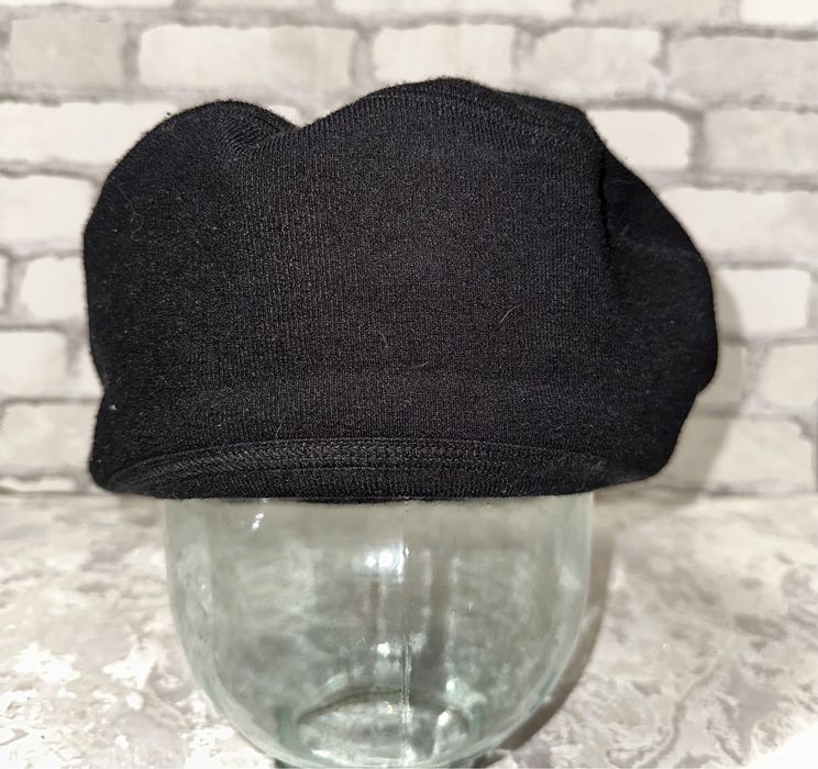 Шапка жіночий бирет з бусинами