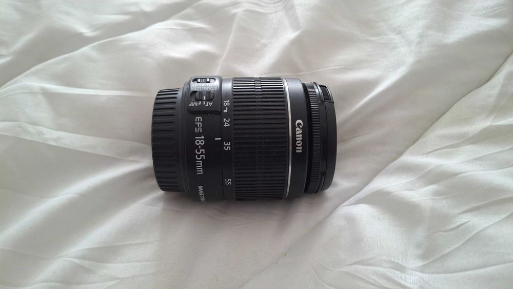 Máquina fotográfica Canon EOS 1100 D