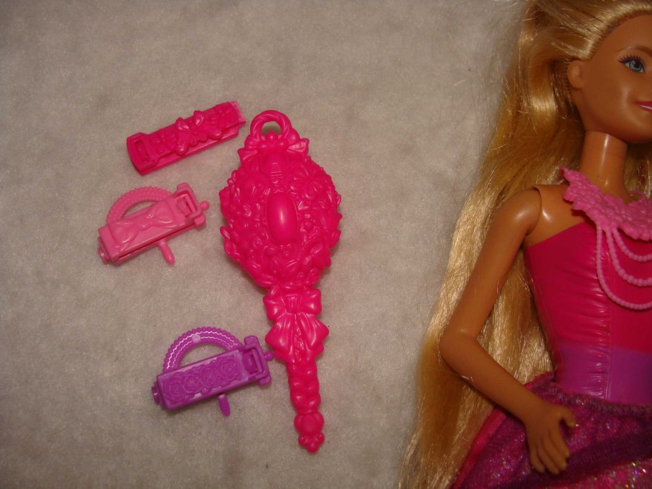 Barbie Endless Hair Kingdom Snap'n Style Princess (Ref. DPH25)
