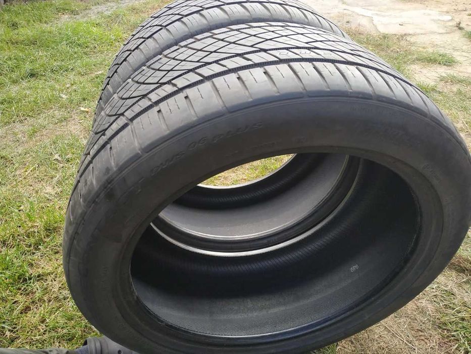 Шини Continental Extreme Contact DWS 06 PLUS R-20 275/40