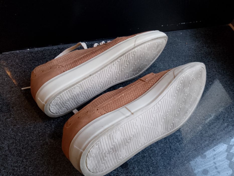 Buty trzewiki Lasocki skóra 38