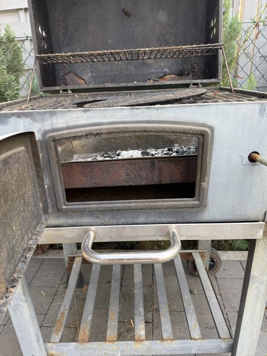 Grill węglowy używany