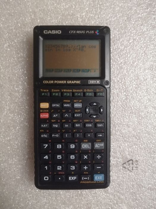 Kalkulator graficzny Casio CFX-9850GB Plus.