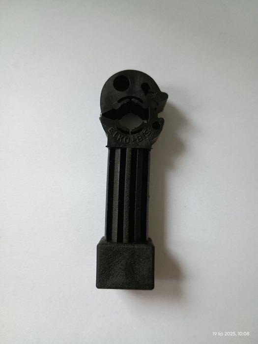 Uchwyt do drutu odgromowego