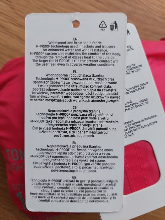 Nowa lekka kurtka przeciwdeszczowa w pokrowcu r. 128