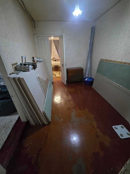 Продам часть дома Роганский ЖМ с кадастровым и приватизацией.