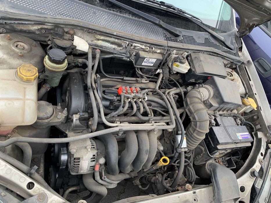 Ford Focus mk1 sedan 1.6 benzyna CZĘŚCI