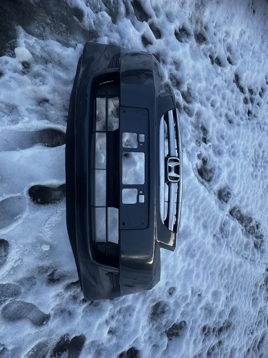 Передній бампер Honda FR-V хонда ФР-В