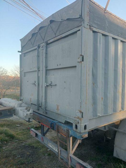 Полуприцеп - контейнеровоз. Montracan