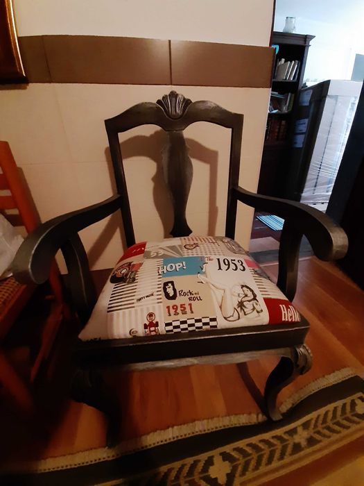 Cadeirão  de braços