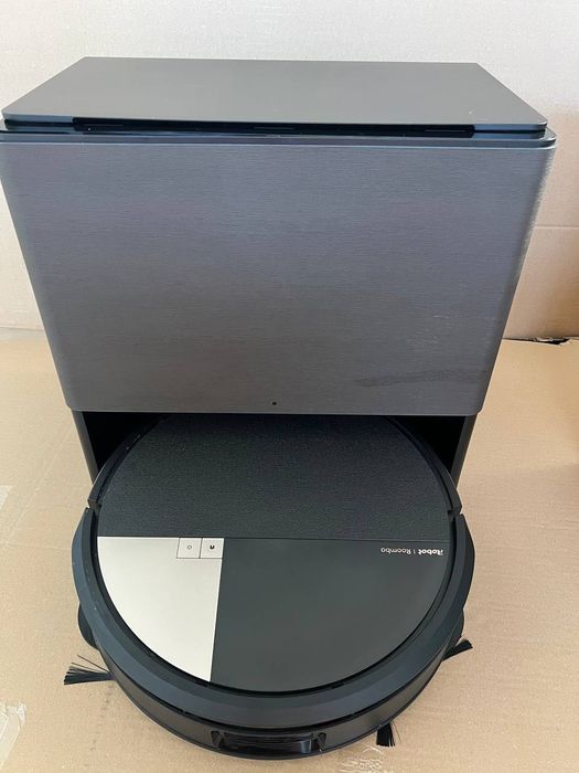 Robô Aspirador iRobot Roomba MAX 705 Combo com Estação AutoWash
