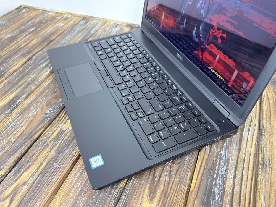 РОЗПРОДАЖ! Професійний Ноутбук з Сенсорним Екраном Dell Precision 3520 /Quadro M620 2 GB