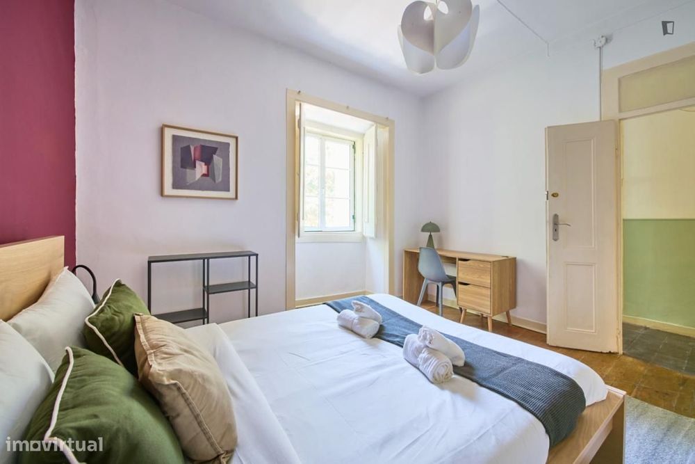 Quarto - localizado em São Bento Lisbon