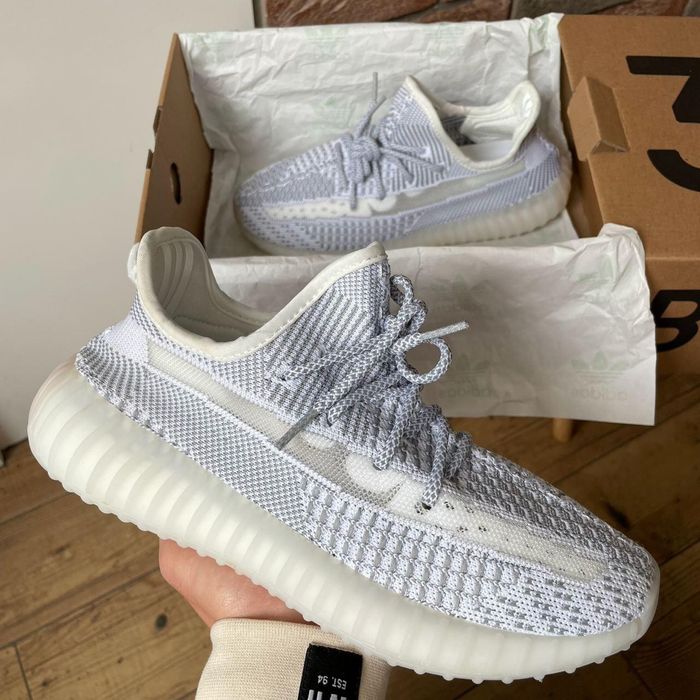 Жіночі кросівки  izi yeezy 350  35 36 37 38  41 42 43