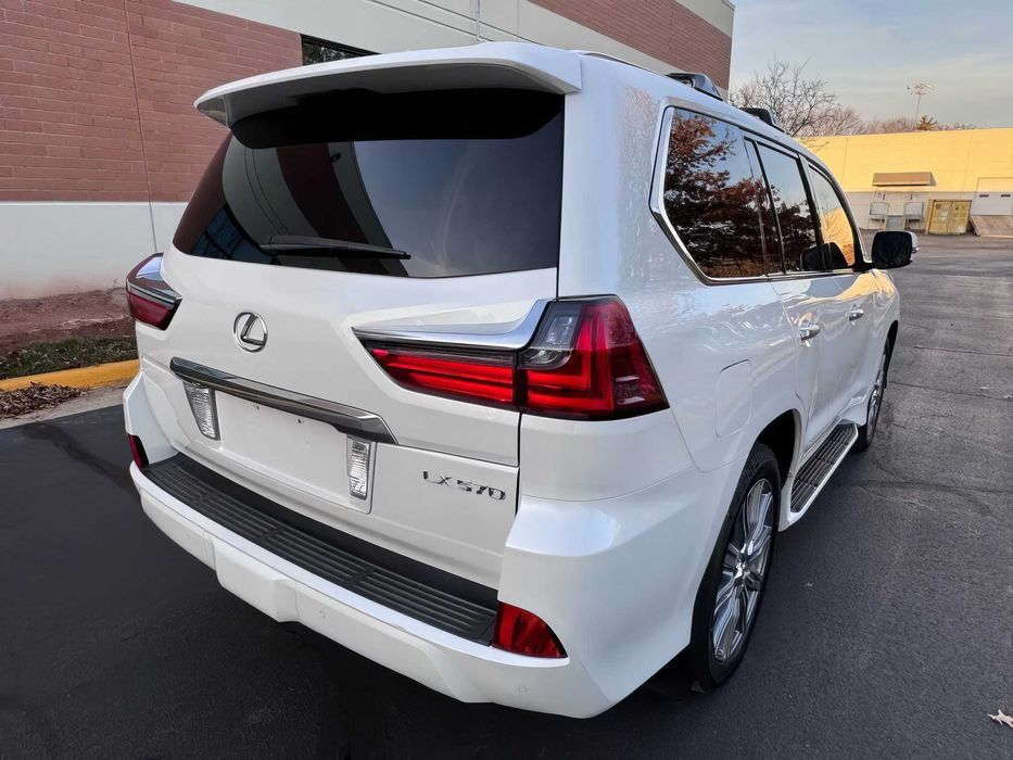 Lexus LX 570      2016