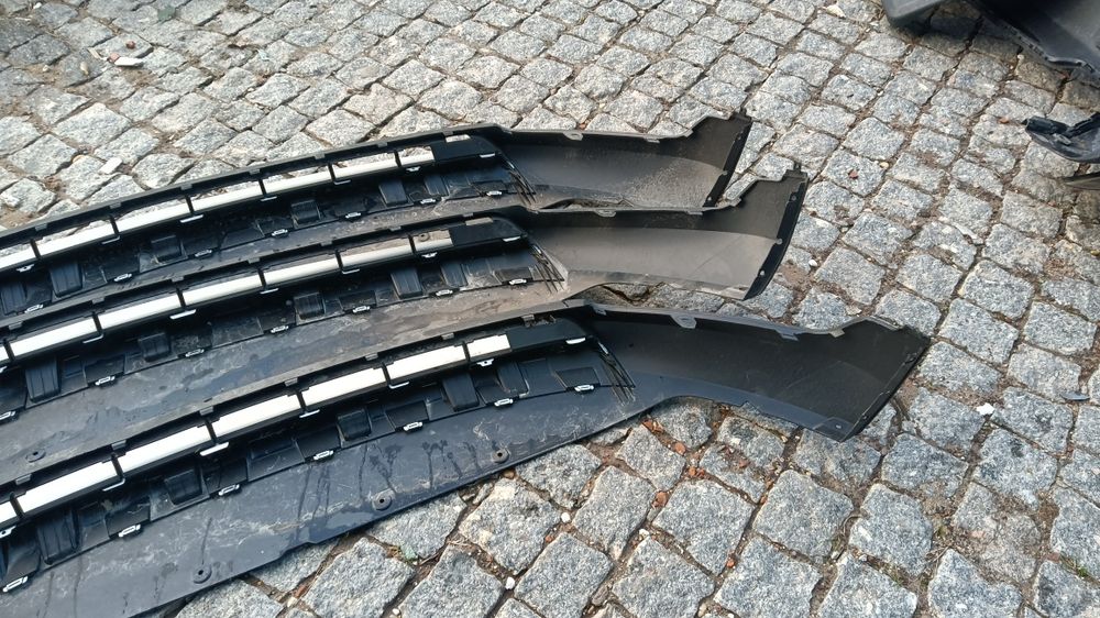 Avental lip parachoques Volvo xc40 de 2018