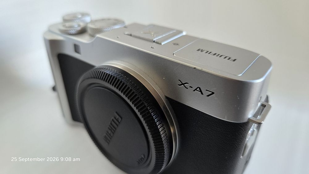 Fujifilm X-A7 [RARA] — Sensor Bayer 24.2 MP + Ecrã Tátil 3.5"