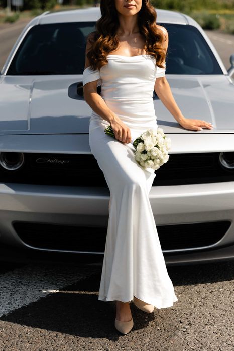 Продам весільну сукню