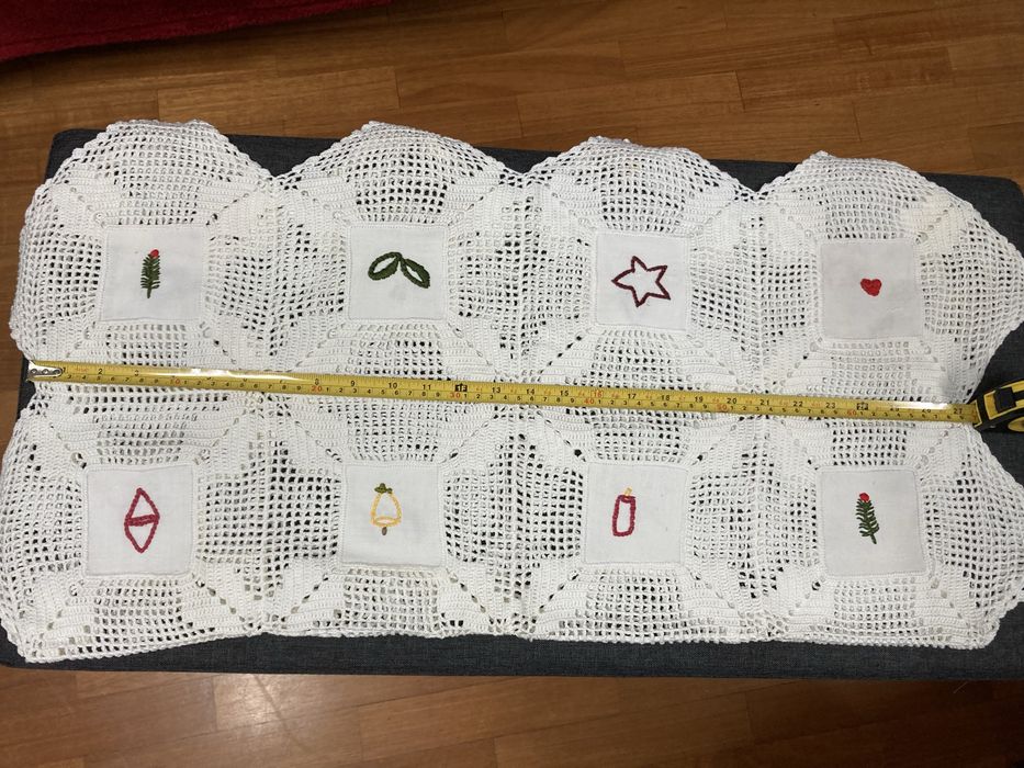 Toalha de mesa de linho e renda