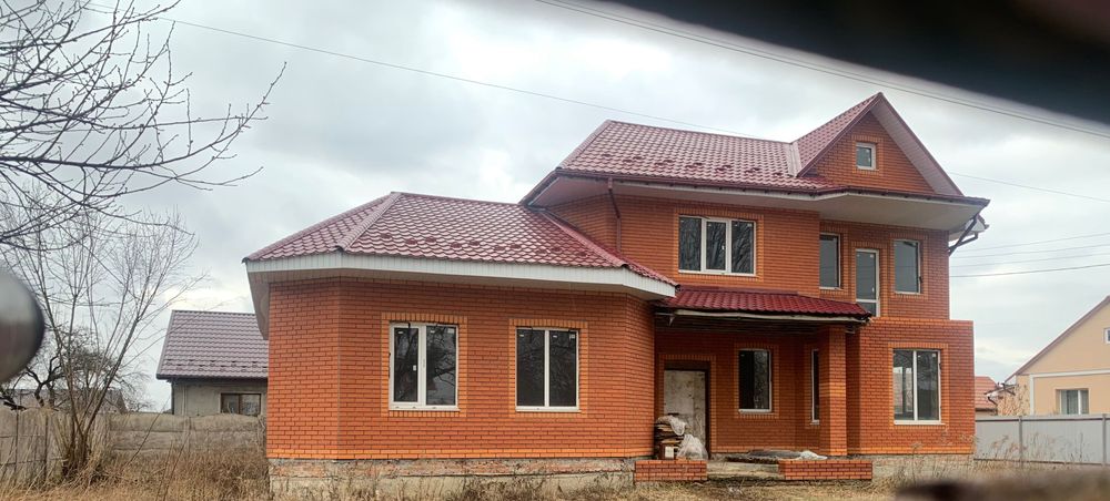 Будинок з територією