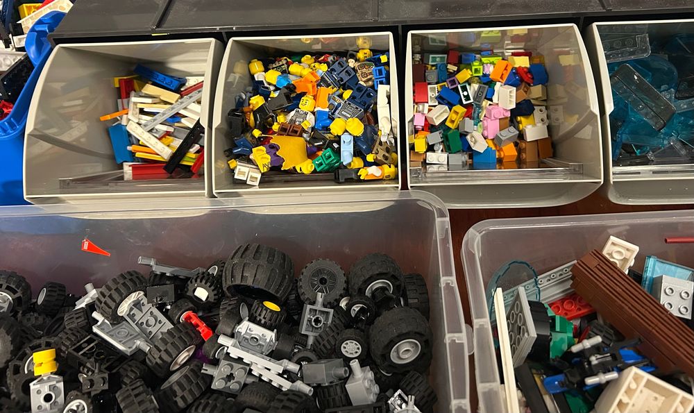 LEGO ok. 15 kg – mix klocków, pojemniki