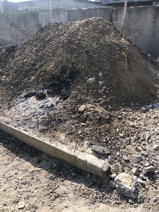 Заплачу 2 тис грн за вивіз  глини с черноземом