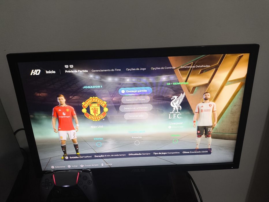 Playstation 5 com comando e cabos