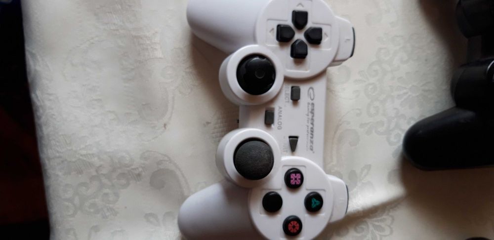 pady do gry -kontrolery