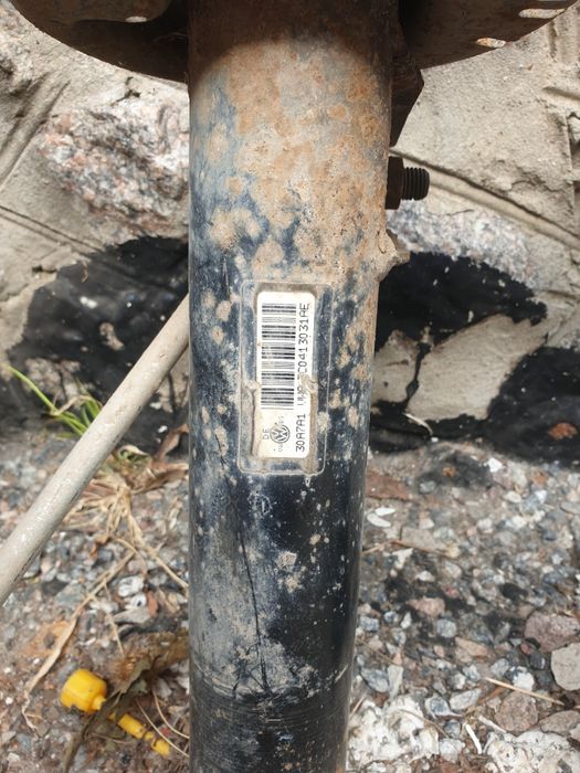 передние амортизаторы passat b6