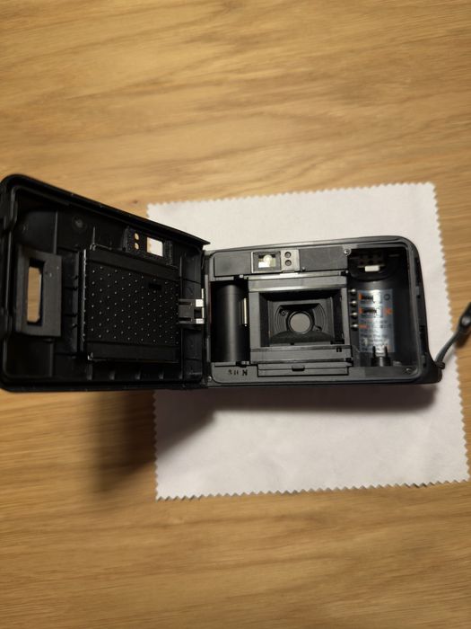 Yashica T4 – kultowy kompakt z obiektywem Carl Zeiss T*