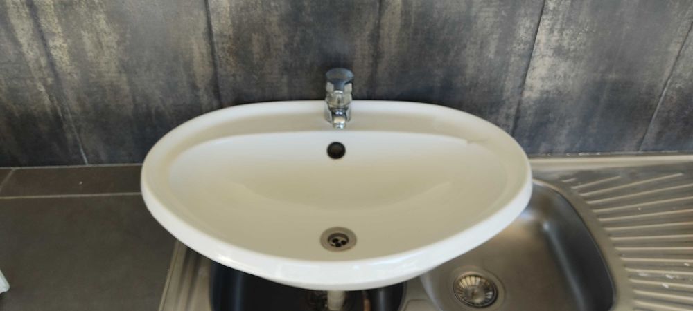 Lavatório semi oval