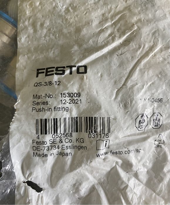 Złącze śrubowe wtykowe Festo QS-3/8-12-20, 9szt