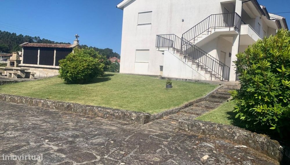 Venda de Moradia V3 com terreno, Chafé, Viana do Castelo