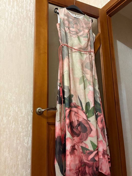 Б/У плаття,одягалися 1-2 рази