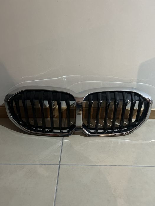 Grelha original BMW F40 2020.