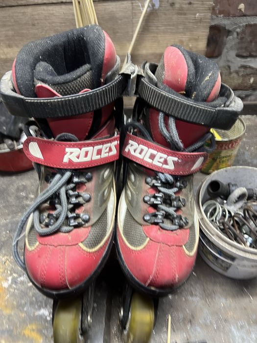 Роликовые коньки