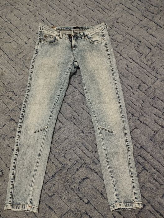 Продам джинсы женские фирмы SISLEY