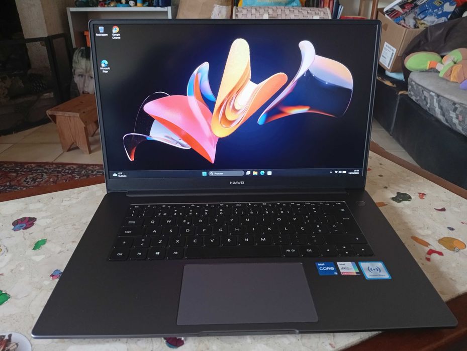 Huawei Mate D15 i5 1137G7 + 8GB RAM + SSD