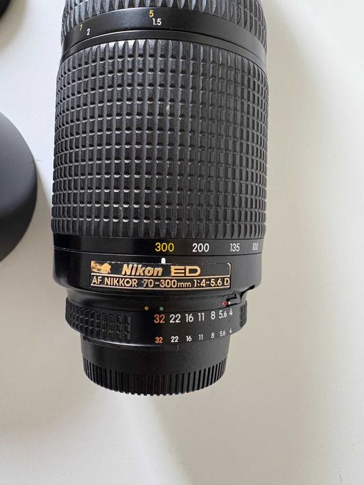 Objetiva Nikon ED AF NIKKOR 70-300 mm / 4-5.6