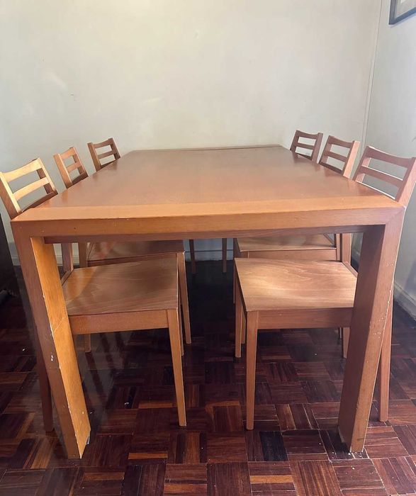 MESA DE JANTAR com 4 cadeiras | Oportunidade