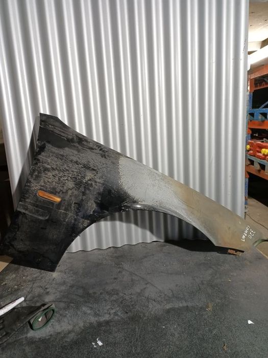 Guarda Lamas BMW Serie 3 E46 Compact DIREITO  Preto