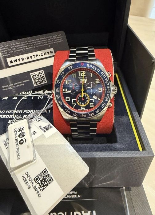 Годинник TAG Heuer Formula 1 RED BULL CAZ101AL.BA0842 та