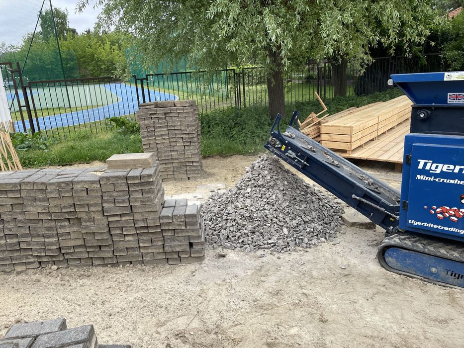 Wynajem - mini kruszarka/Granit/cegla/kostka brukowa/gruz/beton/węgiel