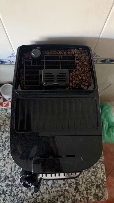 Máquina Café De’Longhi Magnifica Start Milk ECAM220.60.B